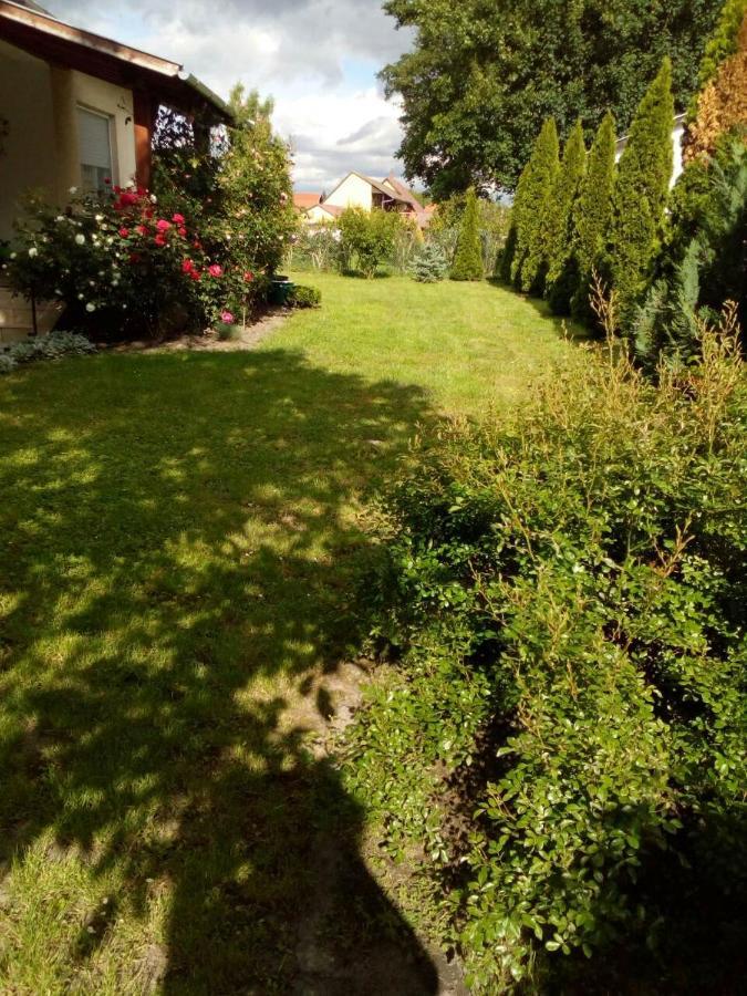 Villa Új Élet Weekend house Balatonkeresztúr Esterno foto